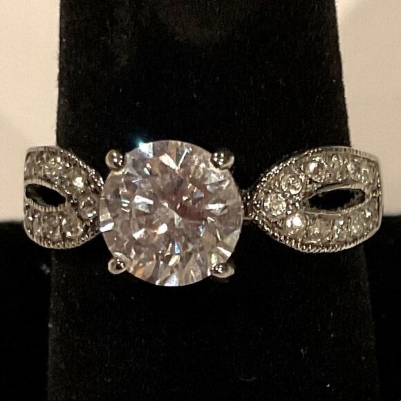 Gorgeous Gunmetal Ring    - Picture 1 of 6
